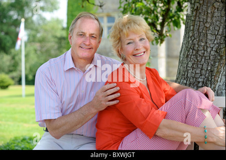 L'ancien député Neil Hamilton à la maison avec sa femme Christine à Hullavington, Wiltshire Juillet 2008 Banque D'Images