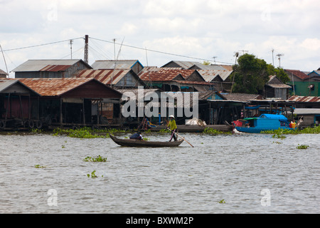 La rivière Tonle Sap, au Cambodge, en Asie Banque D'Images