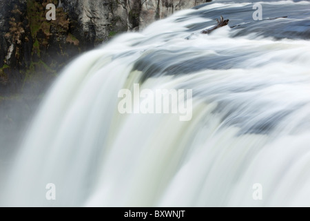 USA, Ohio, Targhee National Forest, la région de Mesa Falls Cascade le long de la rivière Serpent Banque D'Images