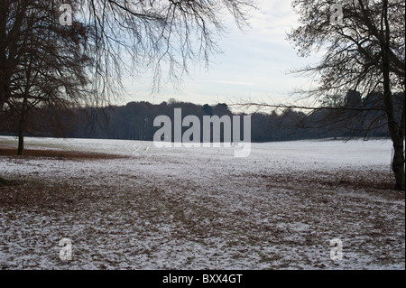 Scène d'hiver enneigé à Wollaton Park à Nottingham Banque D'Images