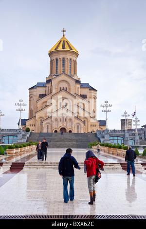 La Cathédrale de Sameba (sainte trinité) dans le district de Avlabari Tbilisi Géorgie. JMH4022 Banque D'Images