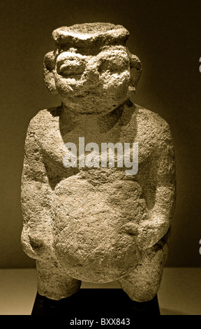 Statue égyptienne en pierre d'une naine enceinte, datant d'environ 1900 à 1700 av. J.-C. (probablement de la 12e à la 13e dynastie). Dans l'Egypte ancienne Banque D'Images