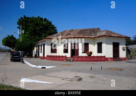 Ministerio de Gobernación bâtiment proche de la Gare, Granada, Nicaragua, Amérique Centrale Banque D'Images