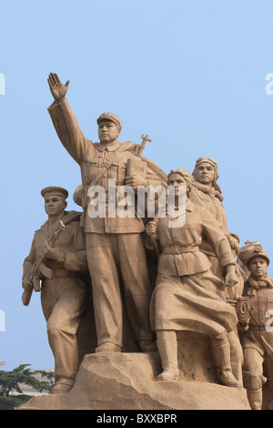 Statue devant le mausolée de Mao Zedong, Place Tiananmen, Pékin, Chine Banque D'Images