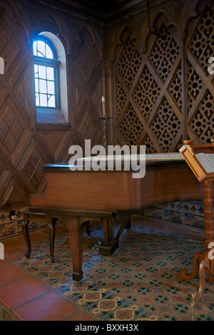 Château de Scott dans la vallée de la mort. L'intérieur. La salle de musique. Banque D'Images