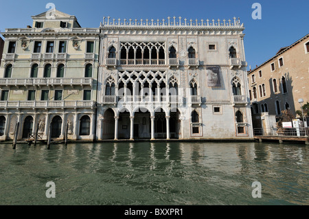 Venise. L'Italie. 15e C Ca' d'Oro du Grand Canal. Banque D'Images