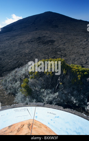 Volcan Piton de la Fournaise et caldera Enclos Fouque, vue du Pas de Bellecombe, La Reunion Island (France), de l'Océan Indien Banque D'Images