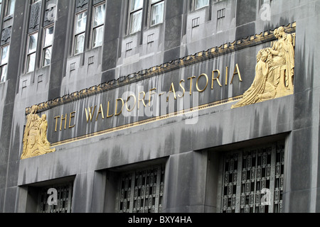 Le Waldorf Astoria Hôtel sur Park Avenue à New York, l'Amérique Banque D'Images