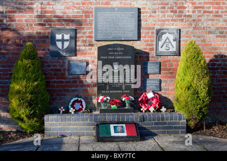 L'étoile d'Italie Memorial Association dans le Westgate Gardens, Canterbury, Kent, Angleterre Banque D'Images