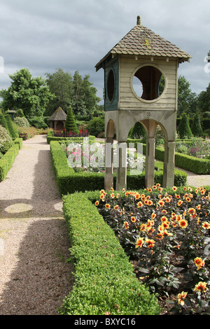 Pépinière Bridgemere & Jardin Monde. Vue d'été de Bridgemere's show les jardins. Banque D'Images