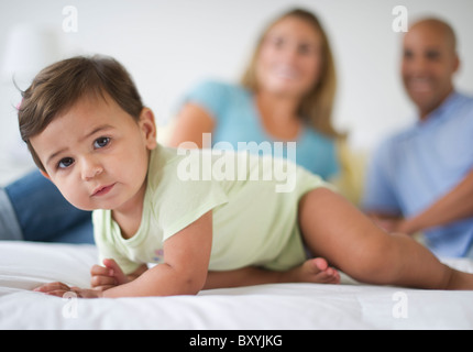 Jeune famille avec petite fille Banque D'Images