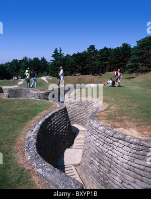 Des tranchées au Canadian Memorial Park, la crête de Vimy, Pas de Calais, France Banque D'Images