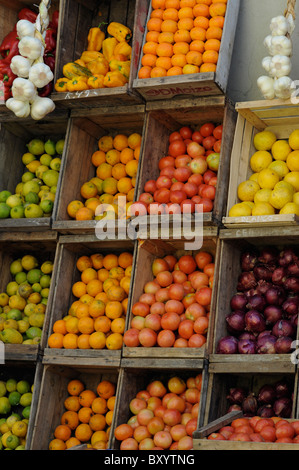 Distributeurs de Fruits et Légumes Frais Banque D'Images