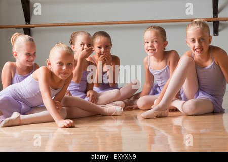 Portrait of woman sitting in dance studio Banque D'Images