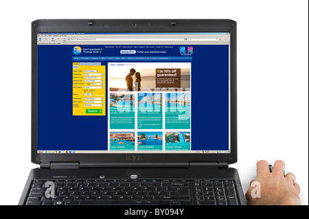 La navigation sur le site de Thomas Cook sur un ordinateur portable, UK Banque D'Images