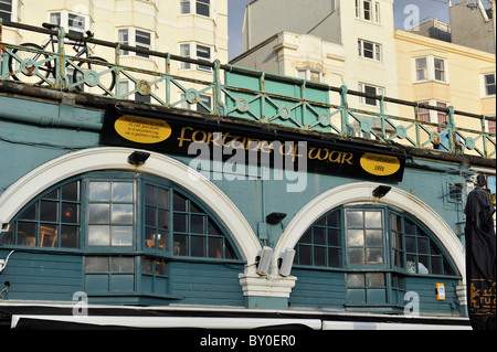 La fortune de la guerre sur le front de mer de Brighton Pub Banque D'Images