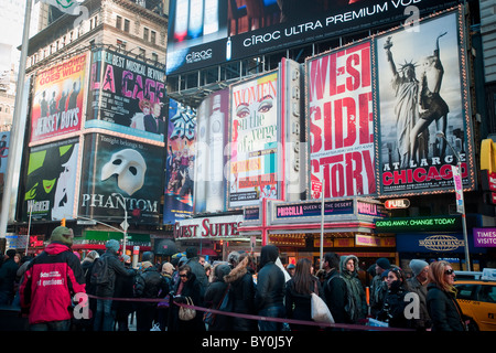 Duffy Square et de la ligne au guichet TKTS à Times Square à New York Banque D'Images