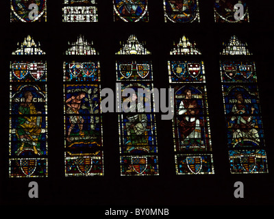 La Cathédrale de Canterbury Canterbury Kent Angleterre Vitrail Dans la fenêtre de l'ouest de la Nef Banque D'Images