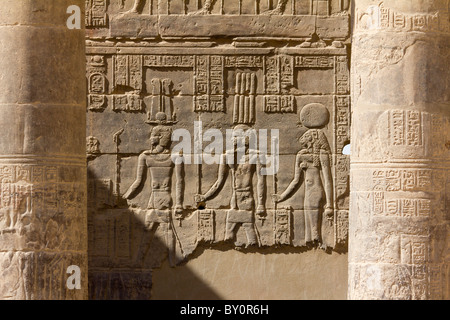 Le Temple de Philae, Egypte- découpage sur colonnade Banque D'Images