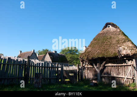 La Plimoth Plantation Museum à Plymouth au Massachusetts où les acteurs créer le règlement des pèlerins et les Indiens Wampanoag Banque D'Images