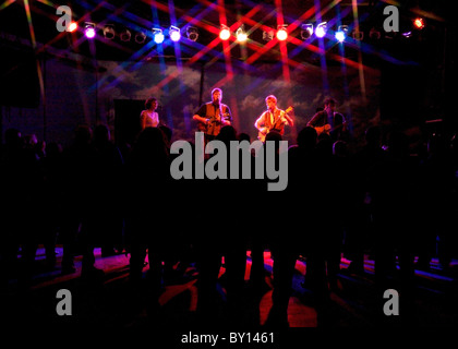 Bluegrass band Grand Chien puissant à Cat's Cradle, Carrboro, NC USA Banque D'Images