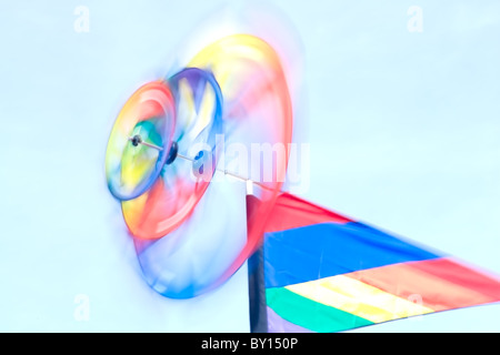 De couleur arc-en-ciel de filature whirlygig Banque D'Images