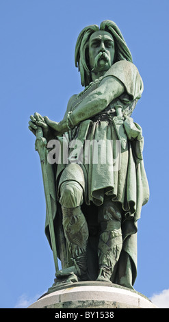 Statue monumentale de Vercingétorix par Aimé Millet sur le sommet du Mont Auxois Alise-Sainte-Reine au-dessus de la Côte d'Or Bourgogne France Banque D'Images