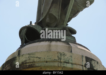 Base de statue monumentale de Vercingétorix par Aimé Millet montrant le nom du sculpor Mont Auxois Alise-Sainte-reine France ci-dessus Banque D'Images