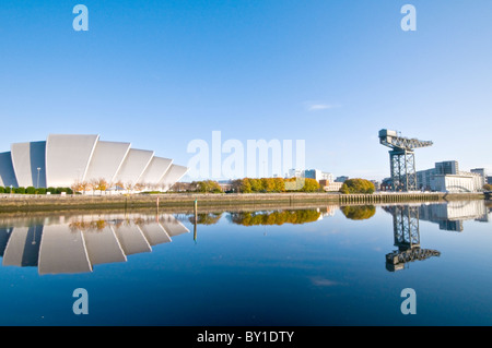 SECC, Armadillo & Finnieston Crane River Clyde en Écosse Glasgow Automne Banque D'Images