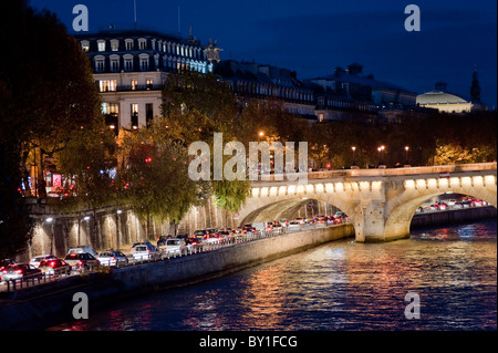 Paris, France, Seine, Highway Traffic Jam, at Dusk Scenics, pont neuf Pont panoramique Banque D'Images