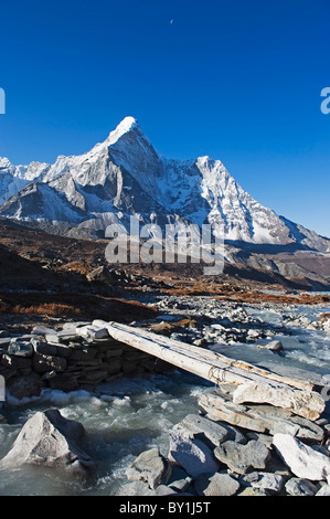 L'Asie, Népal, Himalaya, parc national de Sagarmatha, Région de l'Everest Solu Khumbu, Patrimoine Mondial de l'UNESCO, l'Ama Dablam (6812m) Banque D'Images