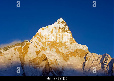 L'Asie, Népal, Himalaya, parc national de Sagarmatha, Région de l'Everest Solu Khumbu, UNESCO World Heritage, Nuptse (7861m), coucher de soleil Banque D'Images