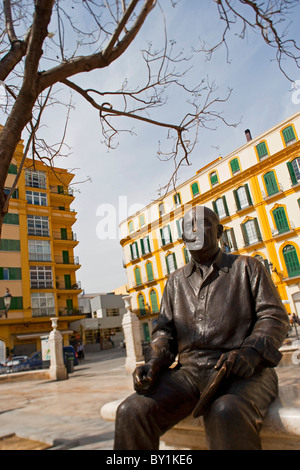 Sculpture de Picasso à Maria Guerrero square, Malaga, Andalousie, Espagne Banque D'Images