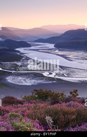 L'aube sur l'estuaire de Mawddach, West Wales Banque D'Images