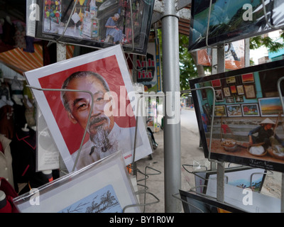 Magasins de vente de posters et cartes postales à Dalat, Vietnam Banque D'Images