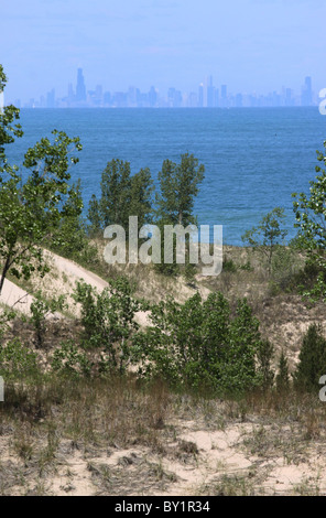 Horizon de Chicago sur le lac Michigan Indiana Dunes National Lakeshore Banque D'Images