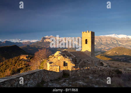 Avis de Sorores Peña Montañesa, Cotiella et pics de Muro de Roda , vallée de la Fueva, Huesca, Espagne Banque D'Images