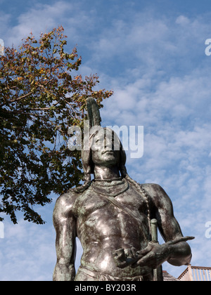 Statue de chef indien Massasoit dans la jolie ville de Plymouth au Massachusetts USA Banque D'Images