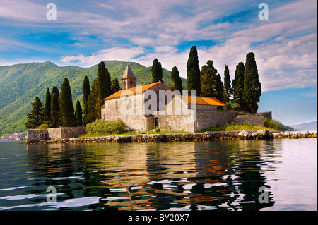 Notre Dame de l'église de l'île de roches (GOSPA OD Skrpjela), Baie de Kotor, Monténégro Banque D'Images