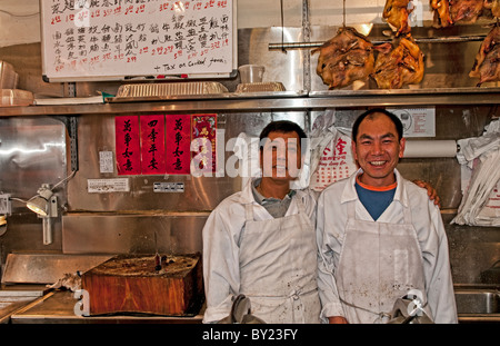 Les hommes chinois au restaurant dans le quartier chinois San Francisco California Banque D'Images