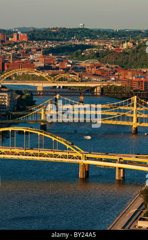 Close up de ponts à Pittsburgh en Pennsylvanie et a appelé la ville des ponts dans la région de PA Banque D'Images