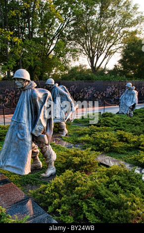 Des statues dans platoon à nouveau Korean War Veterans Memorial avec des statues en bronze dans Mall à Washington DC aux USA Banque D'Images