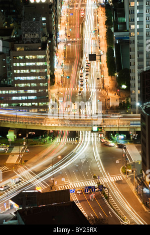 L'Asie, Japon, Tokyo, vue sur la ville depuis la Tour de Tokyo, la nuit des lumières de voiture Banque D'Images