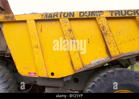 Camion Dumper side view Banque D'Images