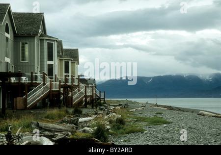 Le Lodges at Residential Land's End Resort sur la fin de l'Homer Spit face à Kachemak Bay en Alaska, USA Banque D'Images