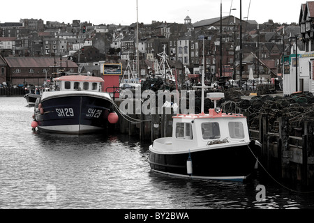 Bateaux au port de plaisance de Scarborough Banque D'Images