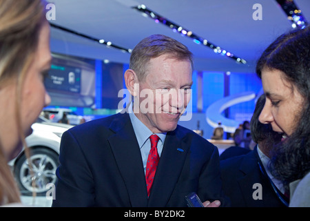 Detroit, Michigan - PDG de Ford Alan Mulally parle aux journalistes à la North American International Auto Show. Banque D'Images