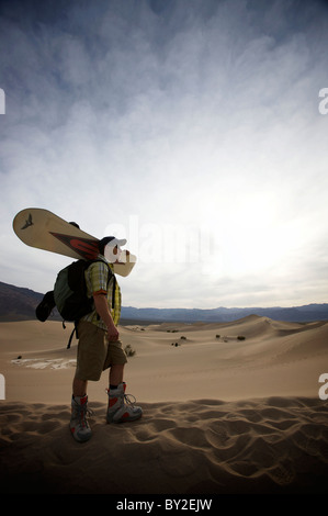 Les têtes hors de la frontière de sable les dunes. Banque D'Images