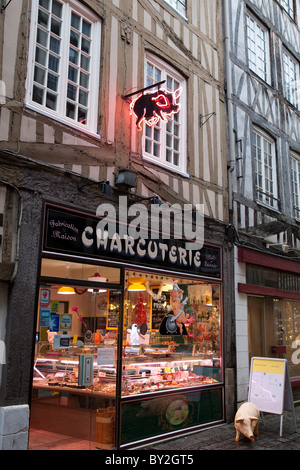 Les bouchers dans la rue Thouret à Rouen, Normandie, France Banque D'Images