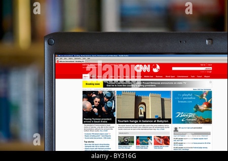 La navigation sur le site internet d'information CNN International sur un ordinateur portable, UK Banque D'Images